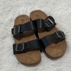 🏰 Malllove Sandal